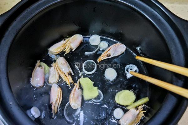 豆腐鲜虾汤的做法图解2