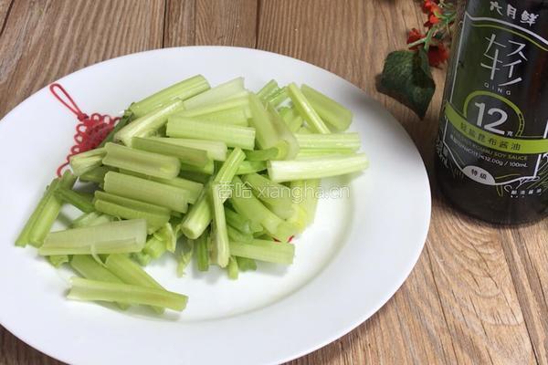 西芹炒牛肉的做法图解5