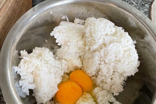 豆角蛋炒饭的做法图解2