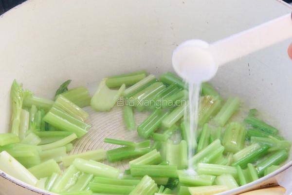 芹菜炒鸡蛋的做法图解9