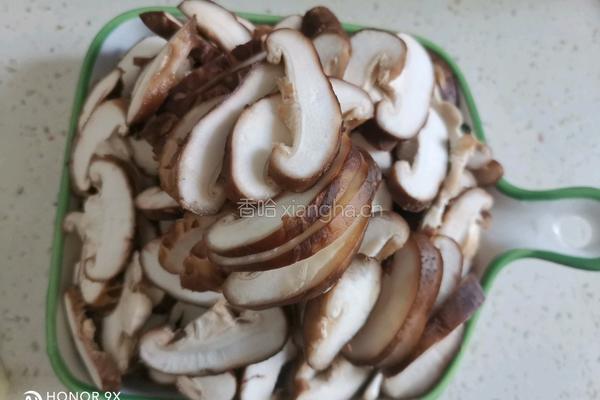 香菇炒肉片的做法图解4