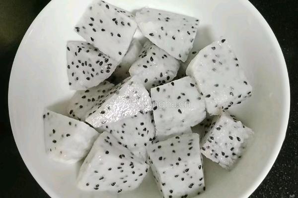 水果酒酿汤圆的做法图解1