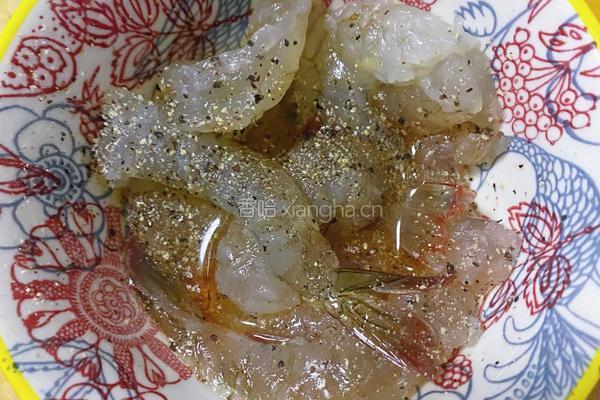 鳄梨酱虾仁意面的做法图解3