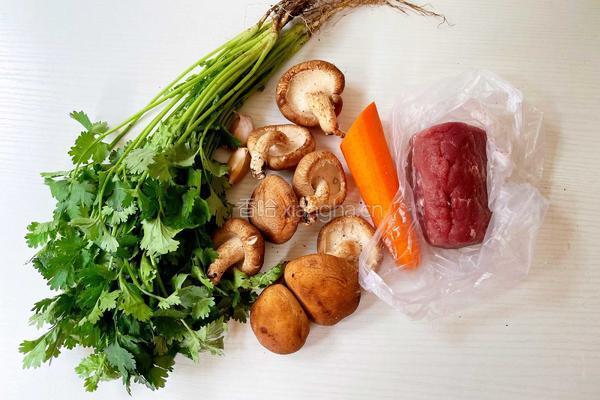 香菇肉片煲的做法图解1