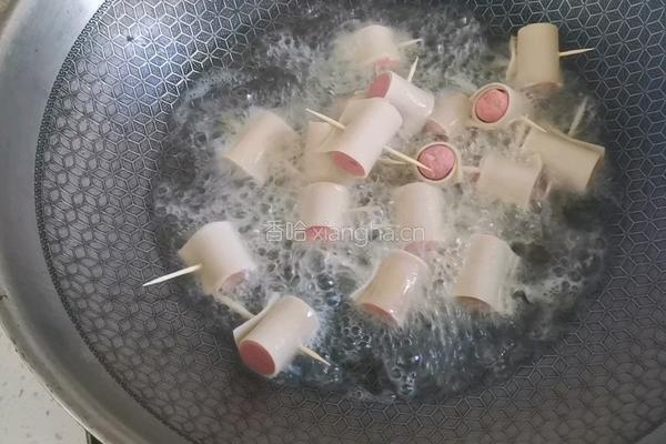 香辣香肠豆皮卷的做法图解5