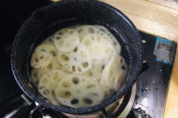 蒜泥藕片的做法图解1