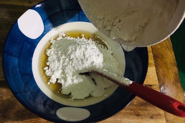 广式豆沙月饼的做法图解3