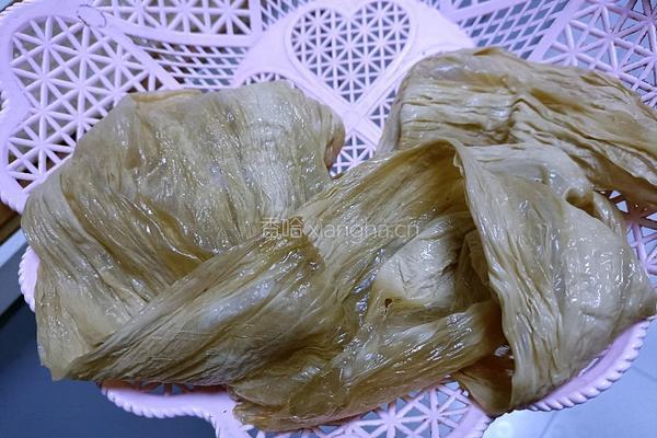 雪花肉沫腐皮卷的做法图解1