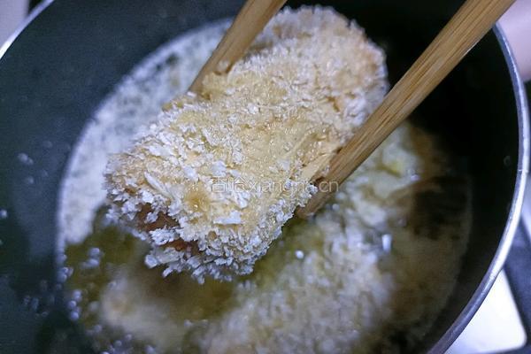 雪花肉沫腐皮卷的做法图解10