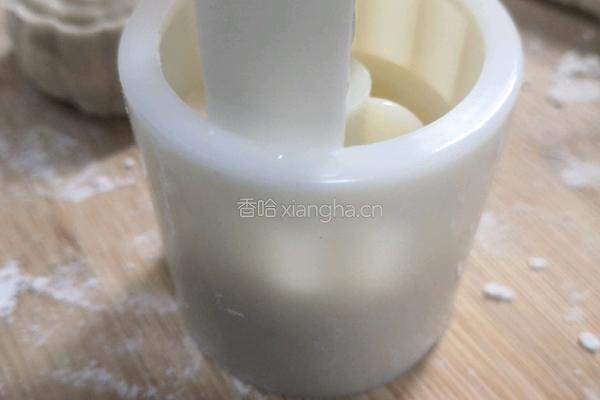豆沙馅蒸月饼的做法图解6
