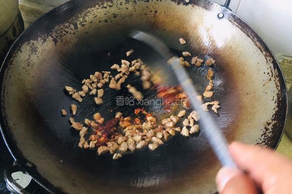 干锅肉丁配土豆四季豆的做法图解7