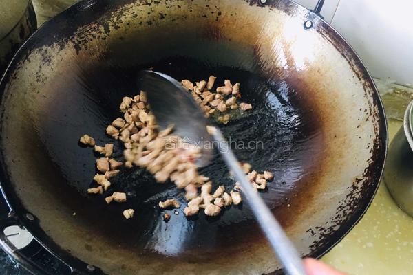 干锅肉丁配土豆四季豆的做法图解6