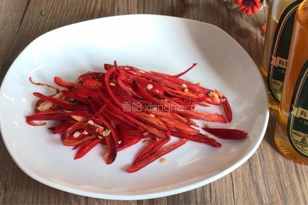 红椒炒韭菜的做法图解1