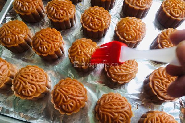 广式绿豆沙月饼的做法图解9