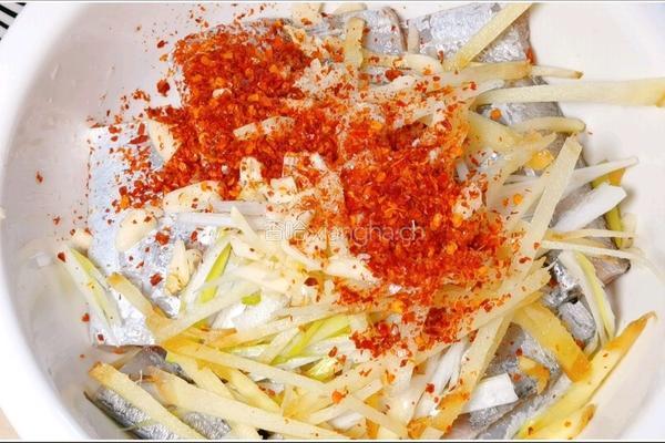 要想带鱼做得好～独门腌制秘方少不了～带鱼最佳吃法之香酥带鱼的做法图解8