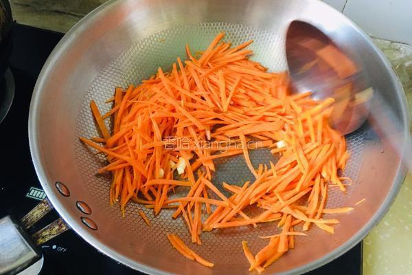 胡萝卜丝炒豆腐皮的做法图解4