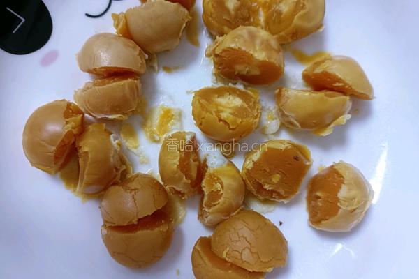 紫薯蛋黄月饼的做法图解3
