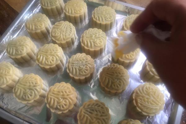 蜂蜜黑豆沙月饼的做法图解12