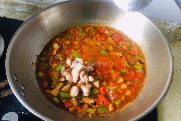 鸡肉香菇土豆丁拌面的做法图解8