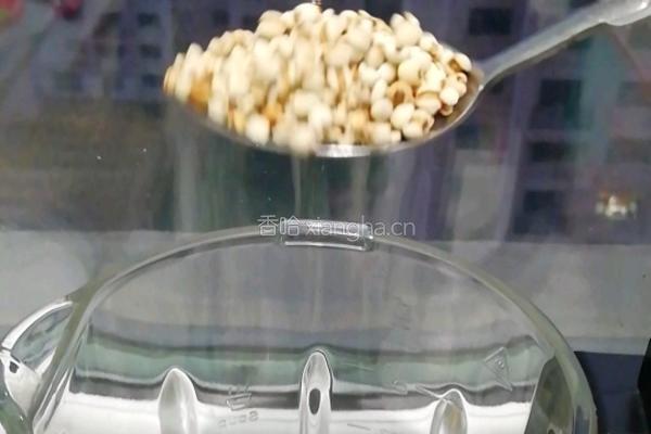 奶香薏米红豆浆的做法图解1
