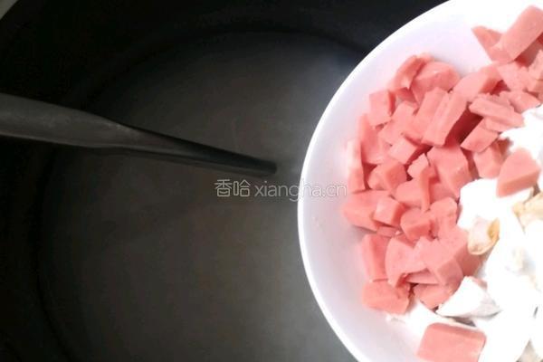 咸鸭蛋清火腿肠白米饭粥的做法图解5