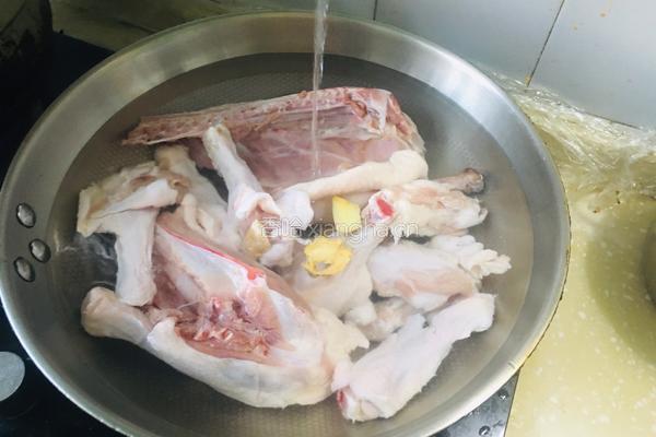 卤味鸭的做法图解1