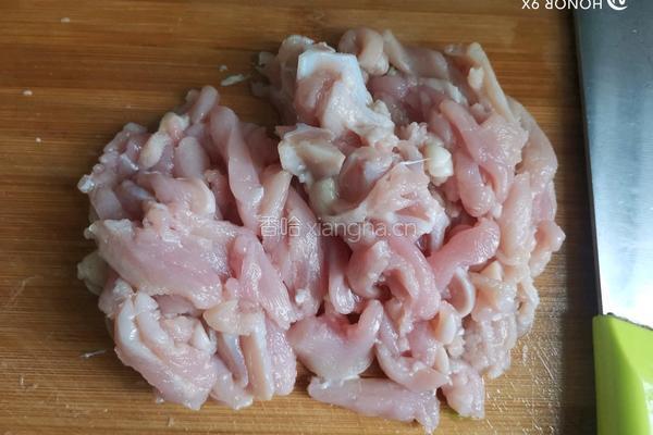 小炒鸡胸肉的做法图解2