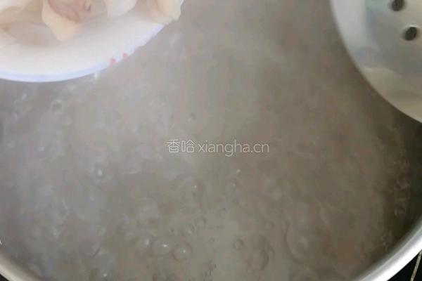 爆炒鱿鱼脖的做法图解2