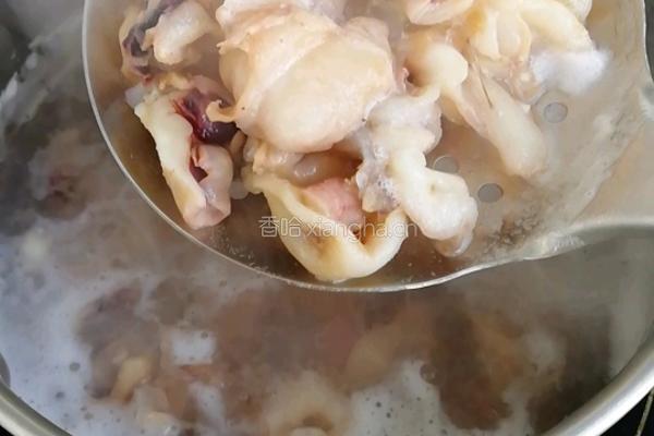 爆炒鱿鱼脖的做法图解3