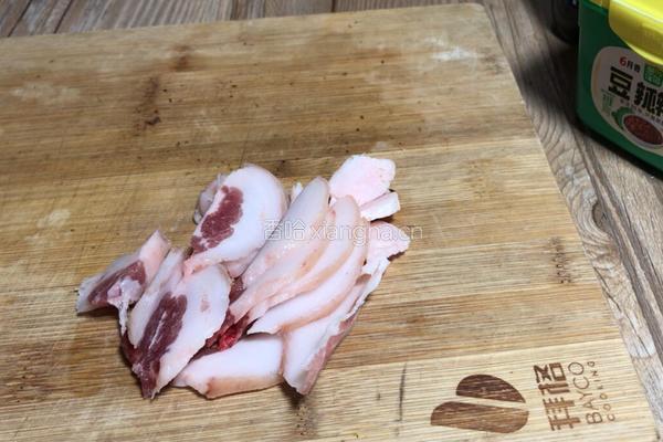 香菇烧鸭肉的做法图解3
