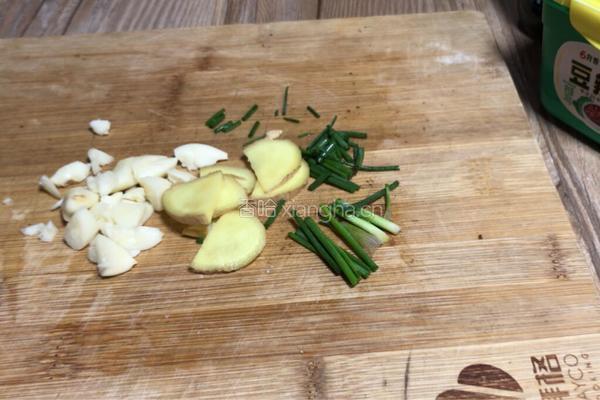香菇烧鸭肉的做法图解4