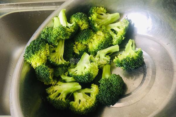 白灼西兰花的做法图解4