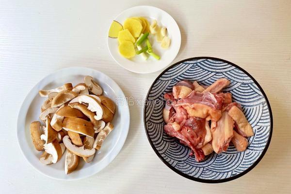 香菇烧鸭肉的做法图解2