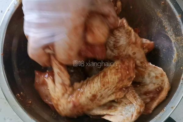 电饭锅焖鸡翅的做法图解4