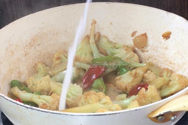 青椒炒花菜的做法图解10