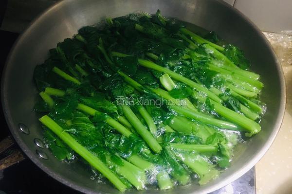 清炒萝卜缨的做法图解2