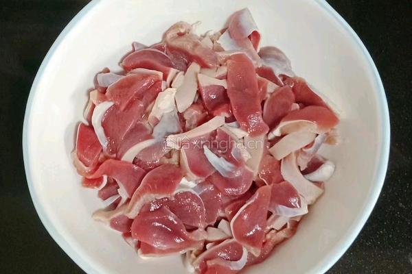 酸豆角炒鸭肾的做法图解5