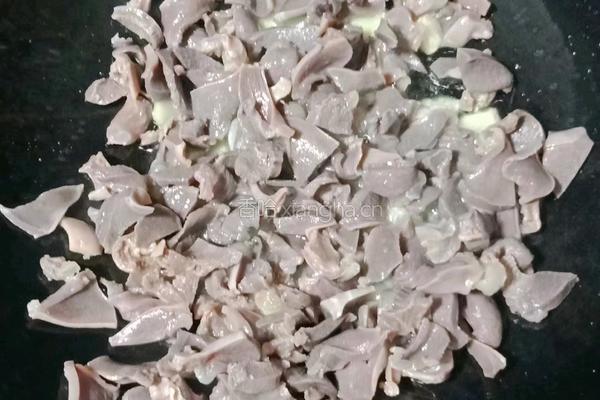 酸豆角炒鸭肾的做法图解10
