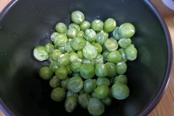 豌豆炒虾腰的做法图解8