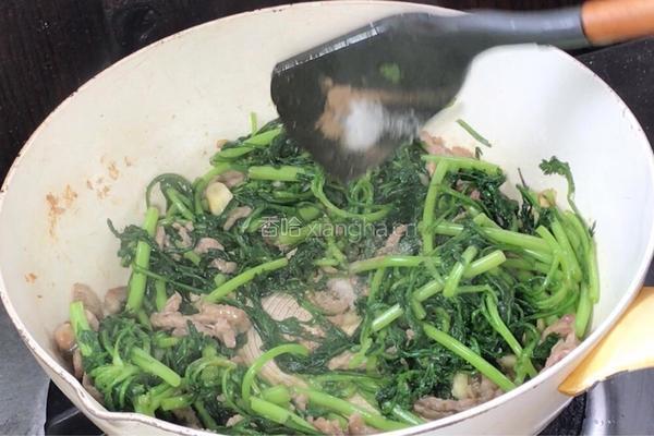 茼蒿炒肉丝的做法图解10