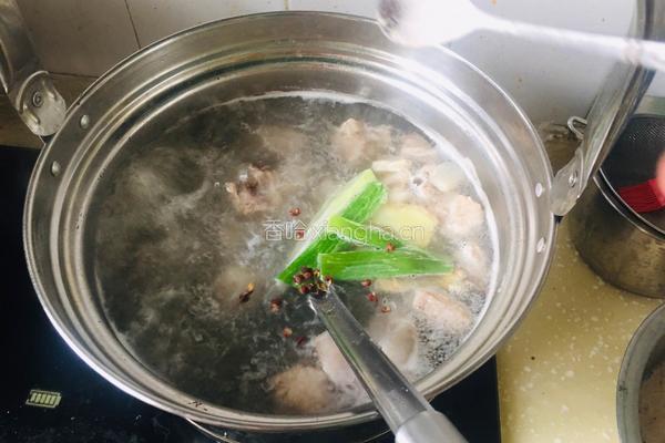 羊肉炖萝卜的做法图解7