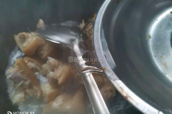 莲藕炖猪蹄的做法图解6