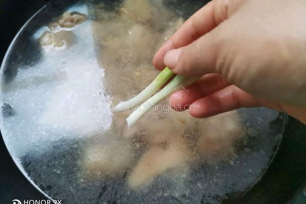 莲藕炖猪蹄的做法图解7