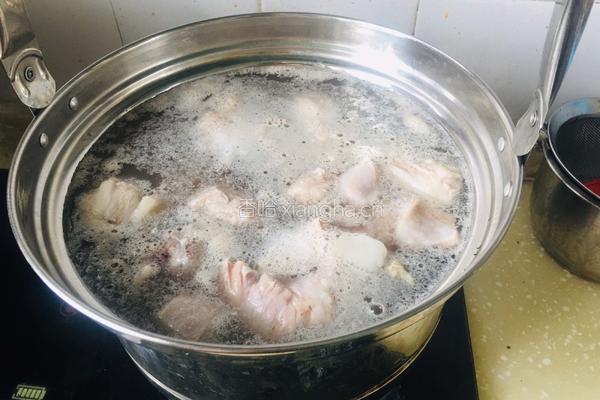 羊肉炖萝卜的做法图解3