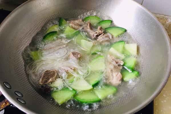 羊肉炖萝卜的做法图解10