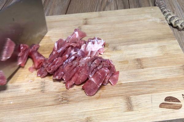 冲菜炒肉的做法图解1