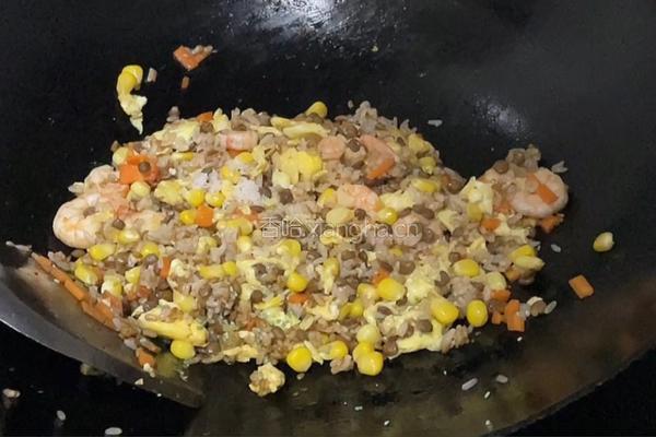 谷物米炒饭的做法图解8