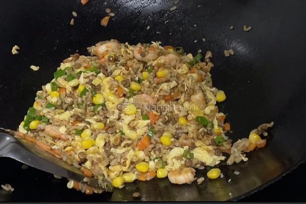 谷物米炒饭的做法图解10