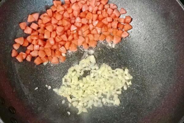 毛豆米炒火腿肠的做法图解7