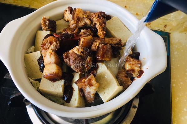 砂锅红烧肉炖白菜的做法图解4
